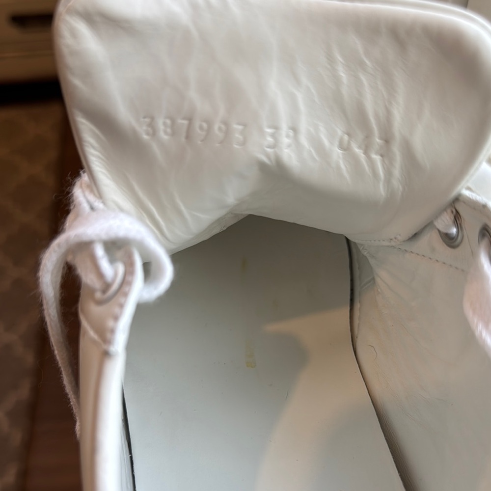 Authentic Gucci White Sneakers with Green and Red Stripes - Picture 8 of 8